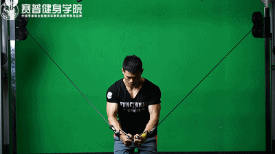 龙门架夹胸2(男).gif