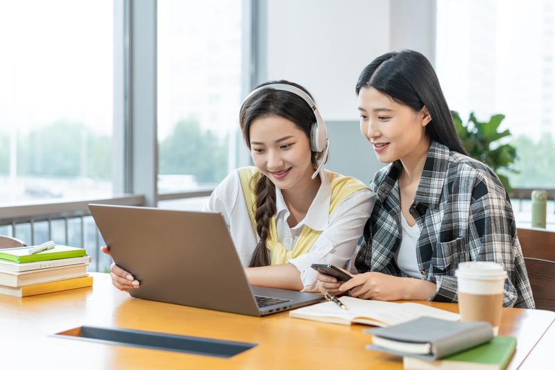 小伴龙 v10.3.0会员版 奶爸宝马必备，儿童启蒙应用，更是孩子成长路上的贴心伙伴，收货知识、培养技能
