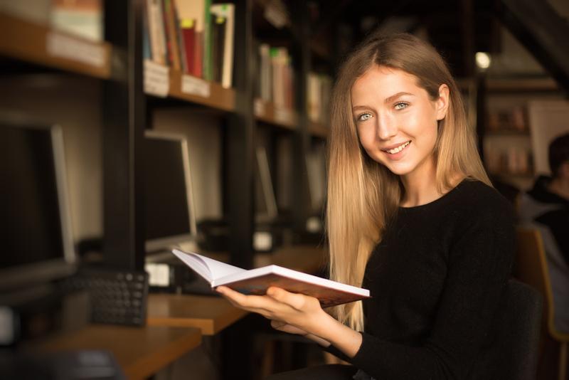 可可修图 v1.3.9  手机修图天花板，一键复制大师色调，电影感滤镜+无损编辑，Ai人像、天空替换全功能，堪称移动版PS+LR